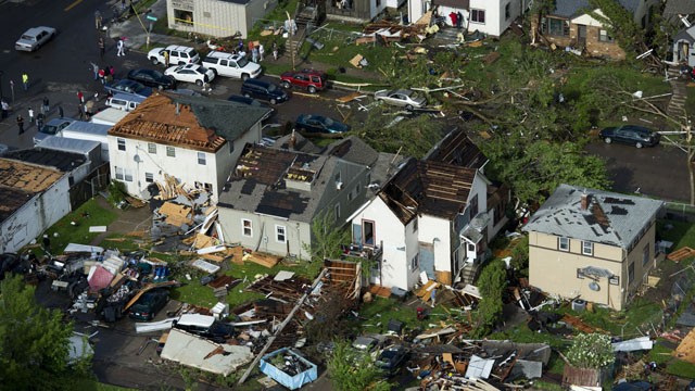  ... - Deadly tornadoes sweep the Midwest, 75% of city Joplin destroyed