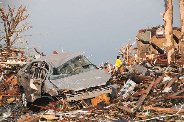  ... - Deadly tornadoes sweep the Midwest, 75% of city Joplin destroyed