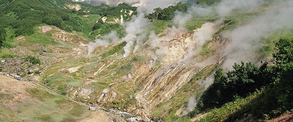  - Valley_of_the_Geysers-600x250